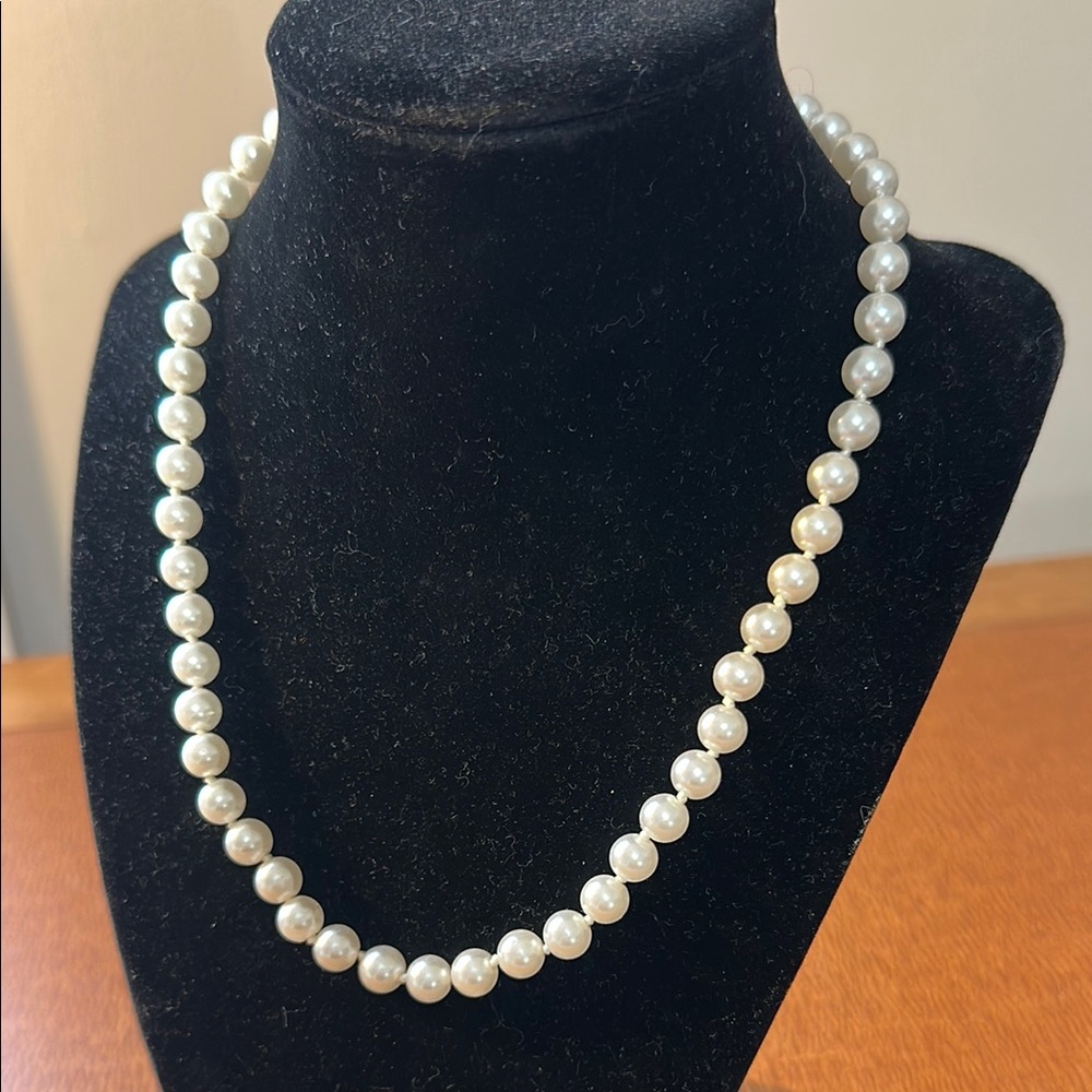 Elegant Vintage White Pearl‎ Necklace